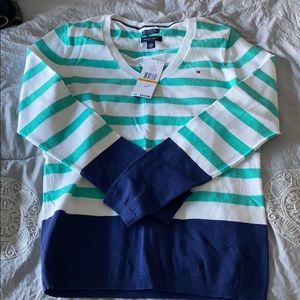 Light weight NWT Tommy Hilfiger sweater